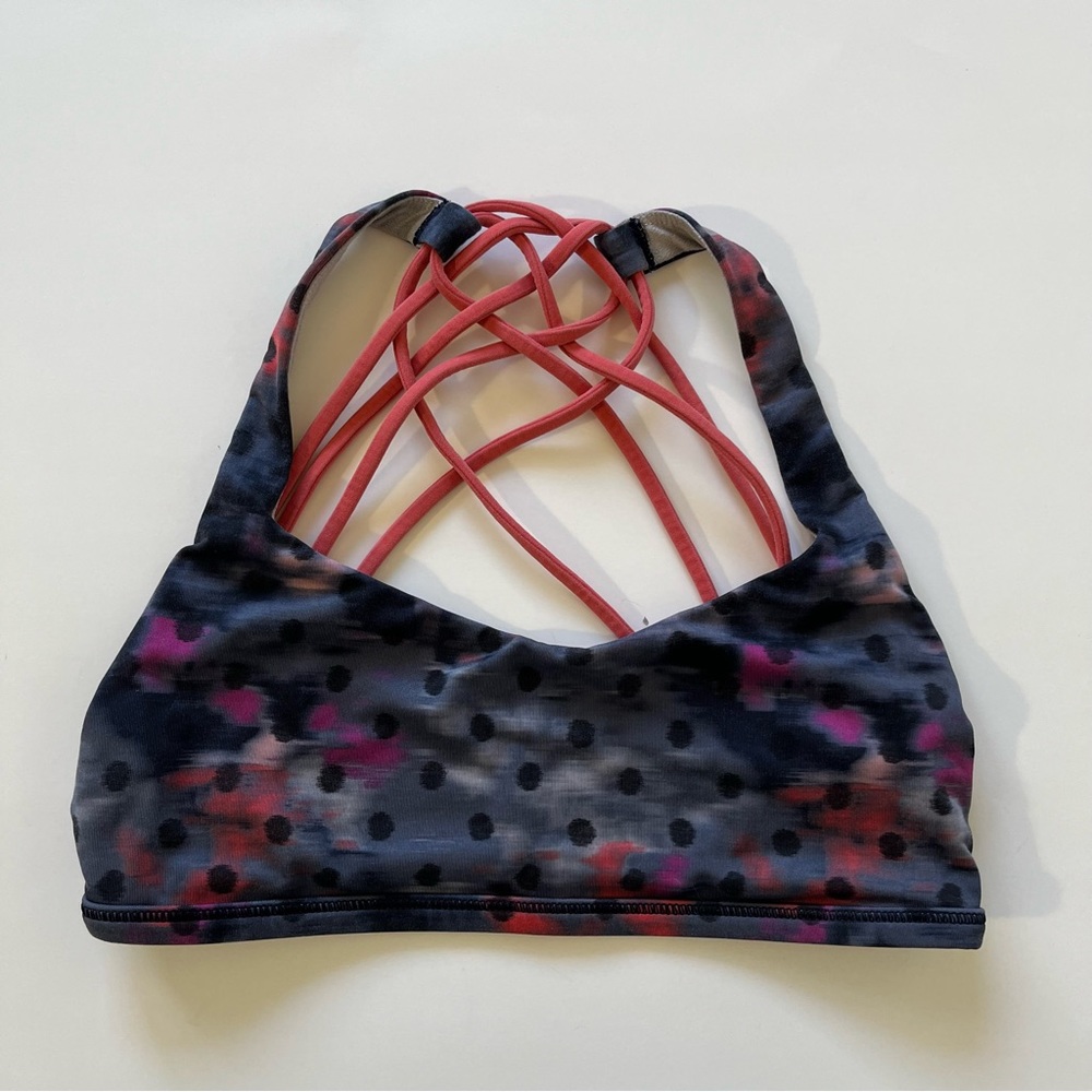 LuluLemon Free to be Wild | size 4